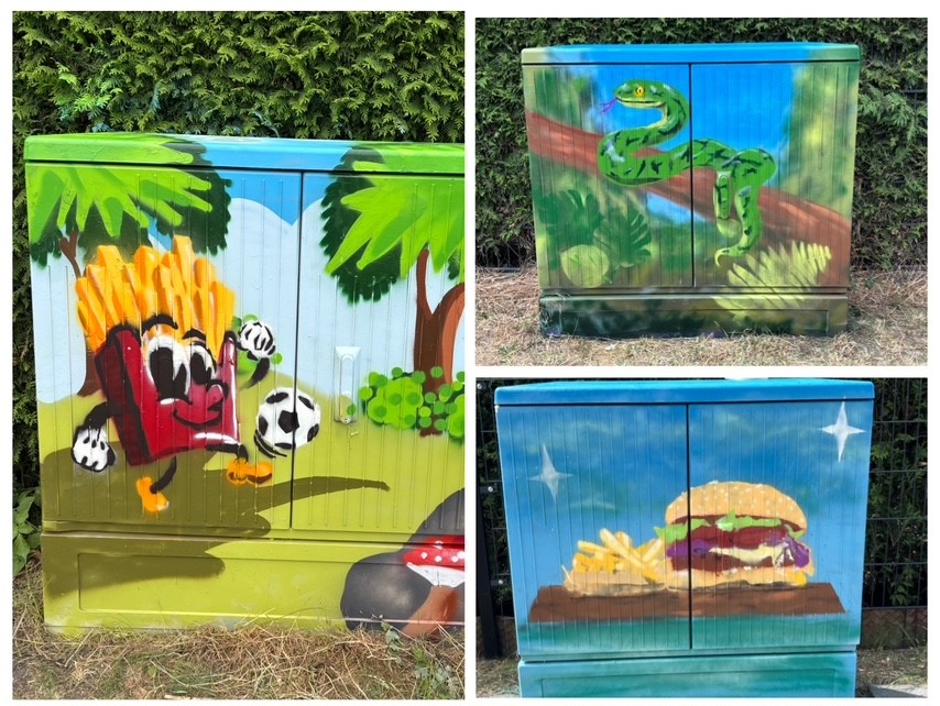 Drei bunt bemalte Stromkästen mit Motiven aus Natur, Essen und Sport.